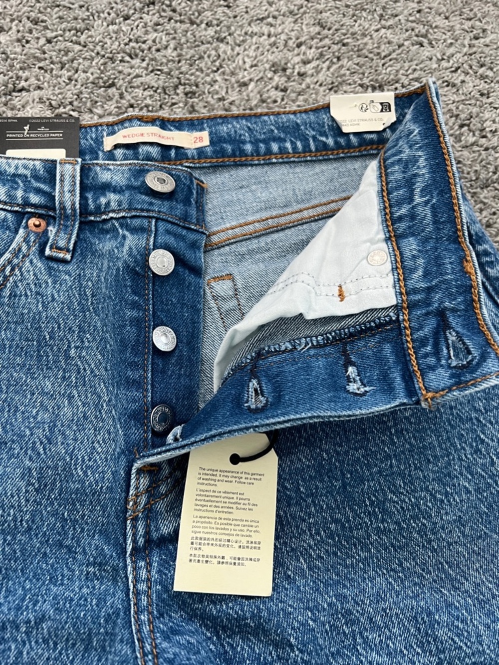 NWT Levi’s Wedgie Straight-Leg Big E Blue Denim Jeans Button Fly - Sz 28x28 - Picture 5 of 13